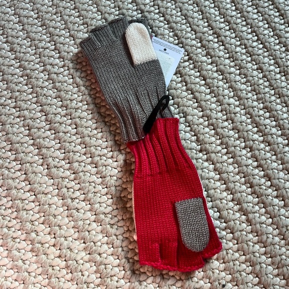 UGG Kid’s Convertible Mittens - Picture 4 of 4